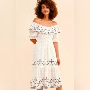 Rahi Embroidered Off-Shoulder Midi Dress
Size: XS
Condition: Excellent